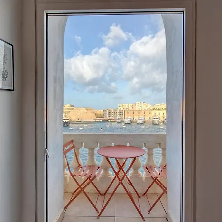 Beautiful Seafront 2 Bedroom With Breath-taking Views Bbri1-1
